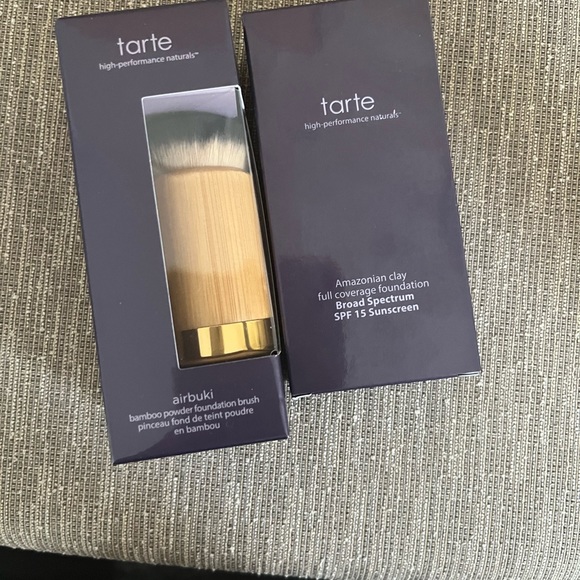 Tarte Deep Sand Color Foundation and Foundation Brush - Picture 2 of 3